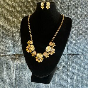 Elegant Vintage Gold Floral Necklace and Earring Set